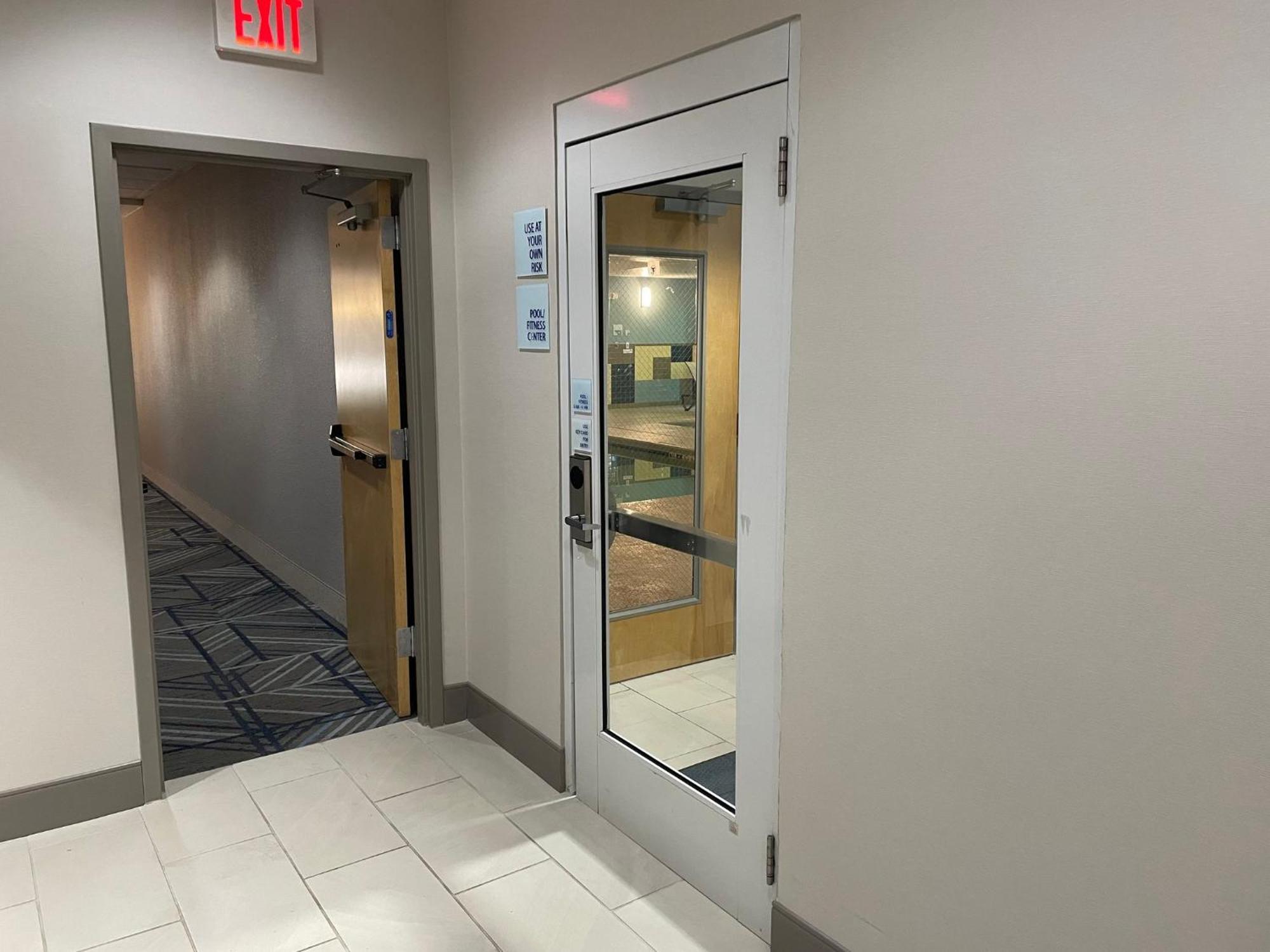 Holiday Inn Express Hotel Raleigh Southwest By Ihg Eksteriør billede