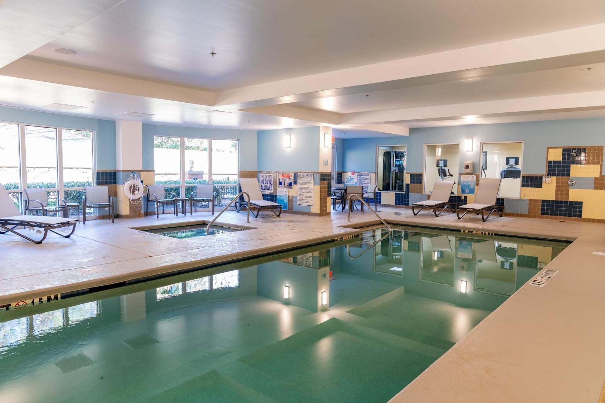 Holiday Inn Express Hotel Raleigh Southwest By Ihg Eksteriør billede