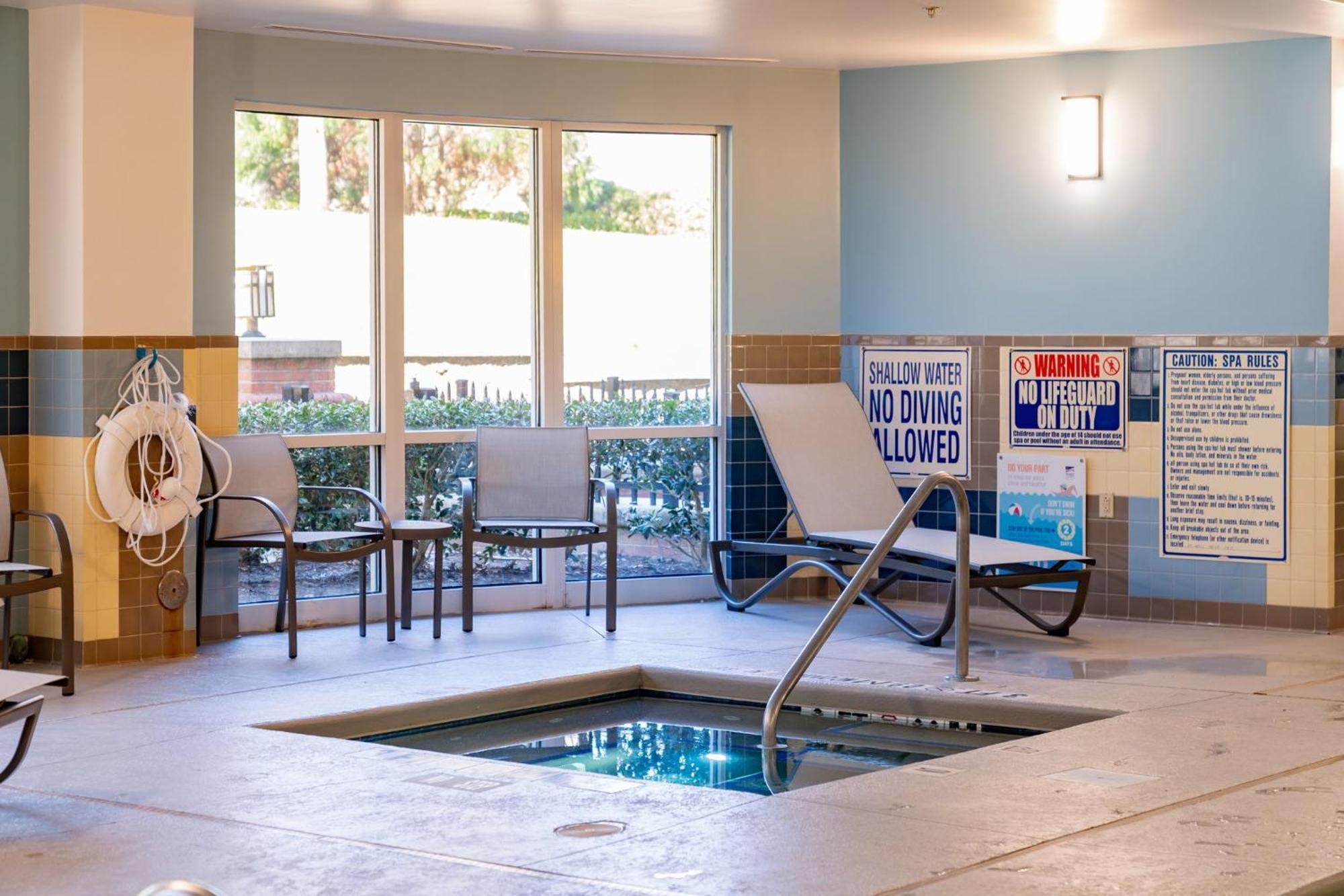 Holiday Inn Express Hotel Raleigh Southwest By Ihg Eksteriør billede