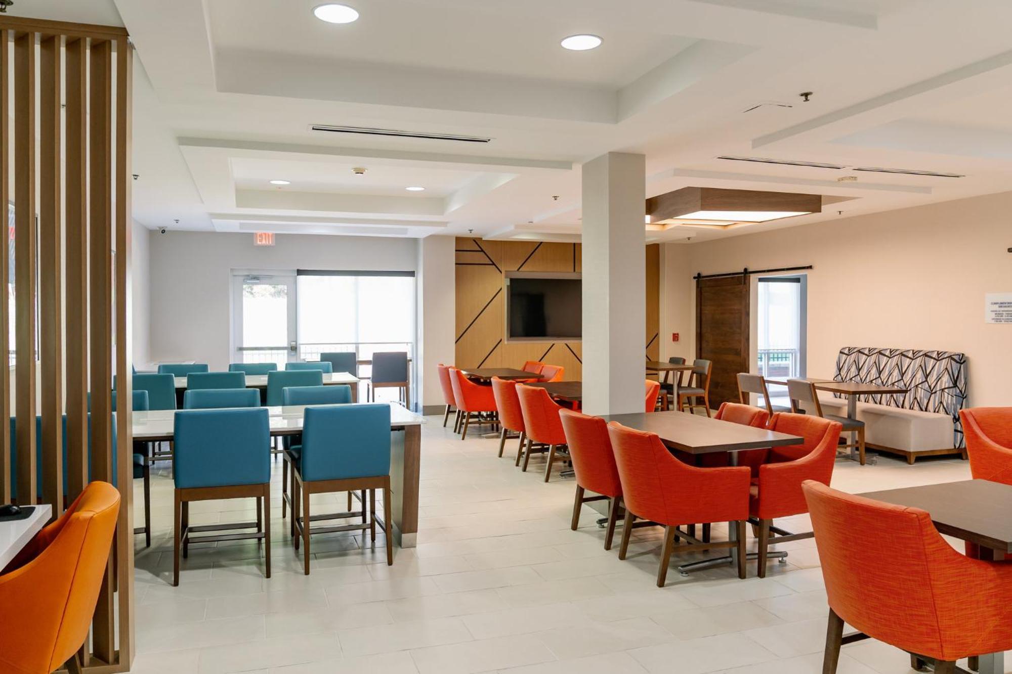 Holiday Inn Express Hotel Raleigh Southwest By Ihg Eksteriør billede