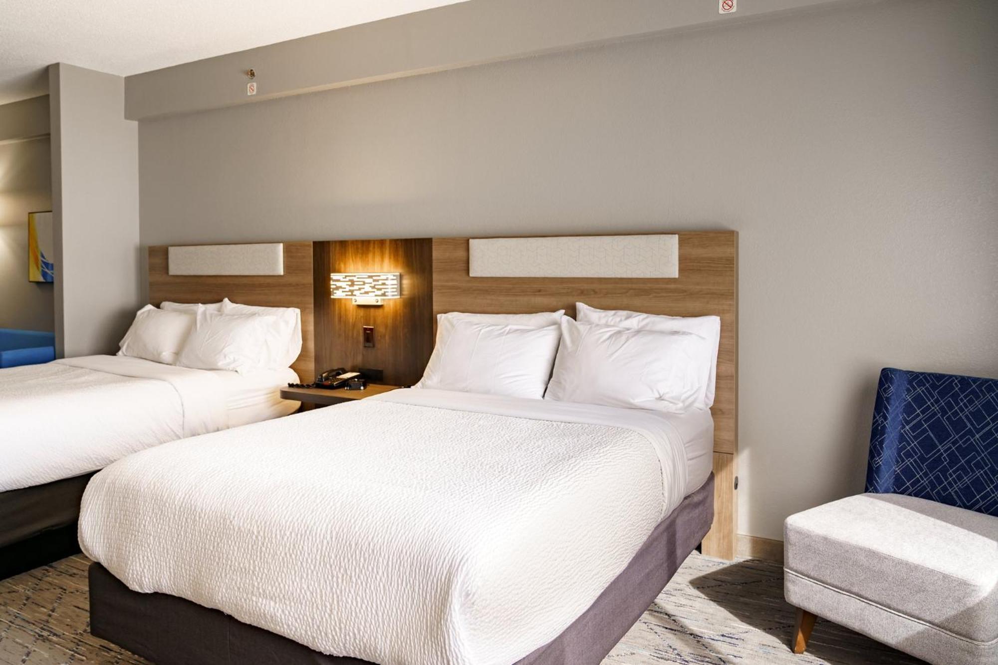 Holiday Inn Express Hotel Raleigh Southwest By Ihg Eksteriør billede