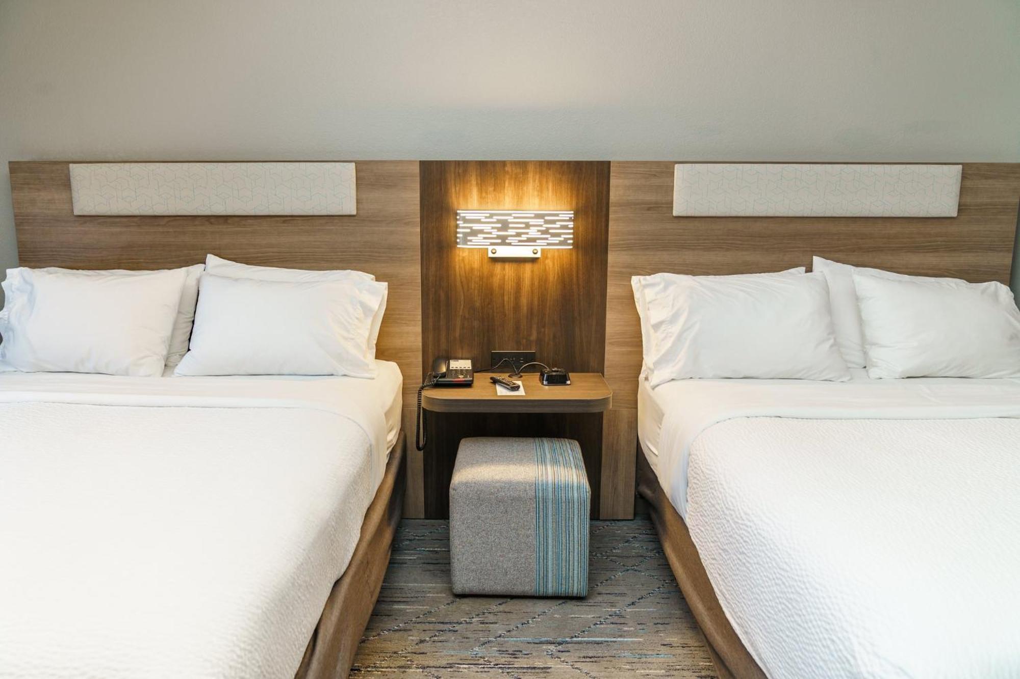 Holiday Inn Express Hotel Raleigh Southwest By Ihg Eksteriør billede