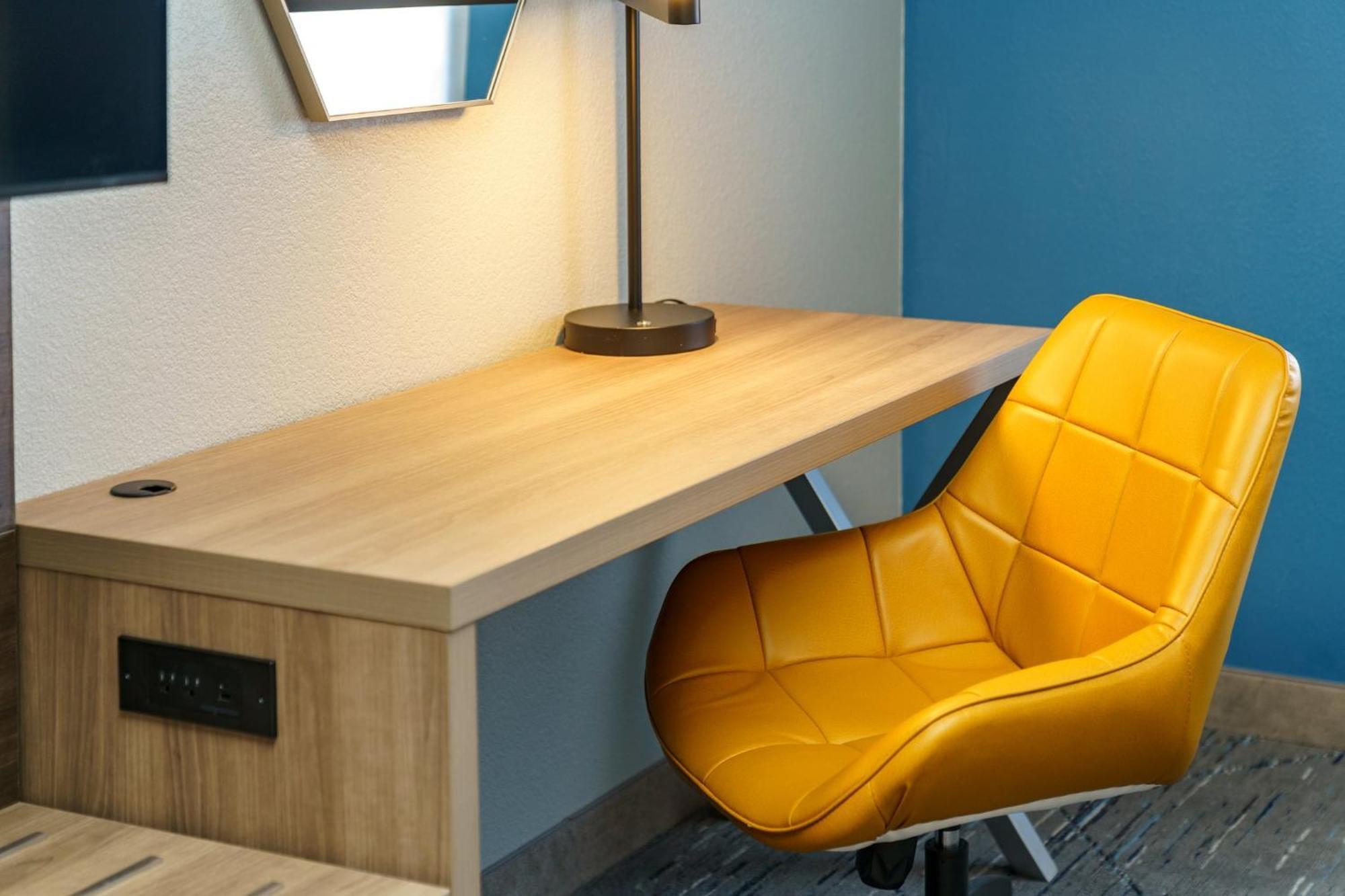 Holiday Inn Express Hotel Raleigh Southwest By Ihg Eksteriør billede