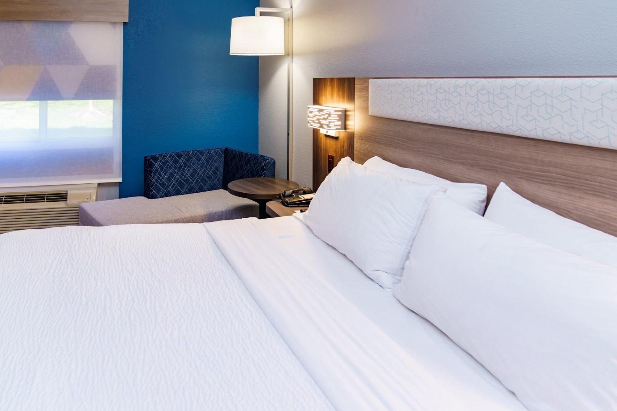 Holiday Inn Express Hotel Raleigh Southwest By Ihg Eksteriør billede