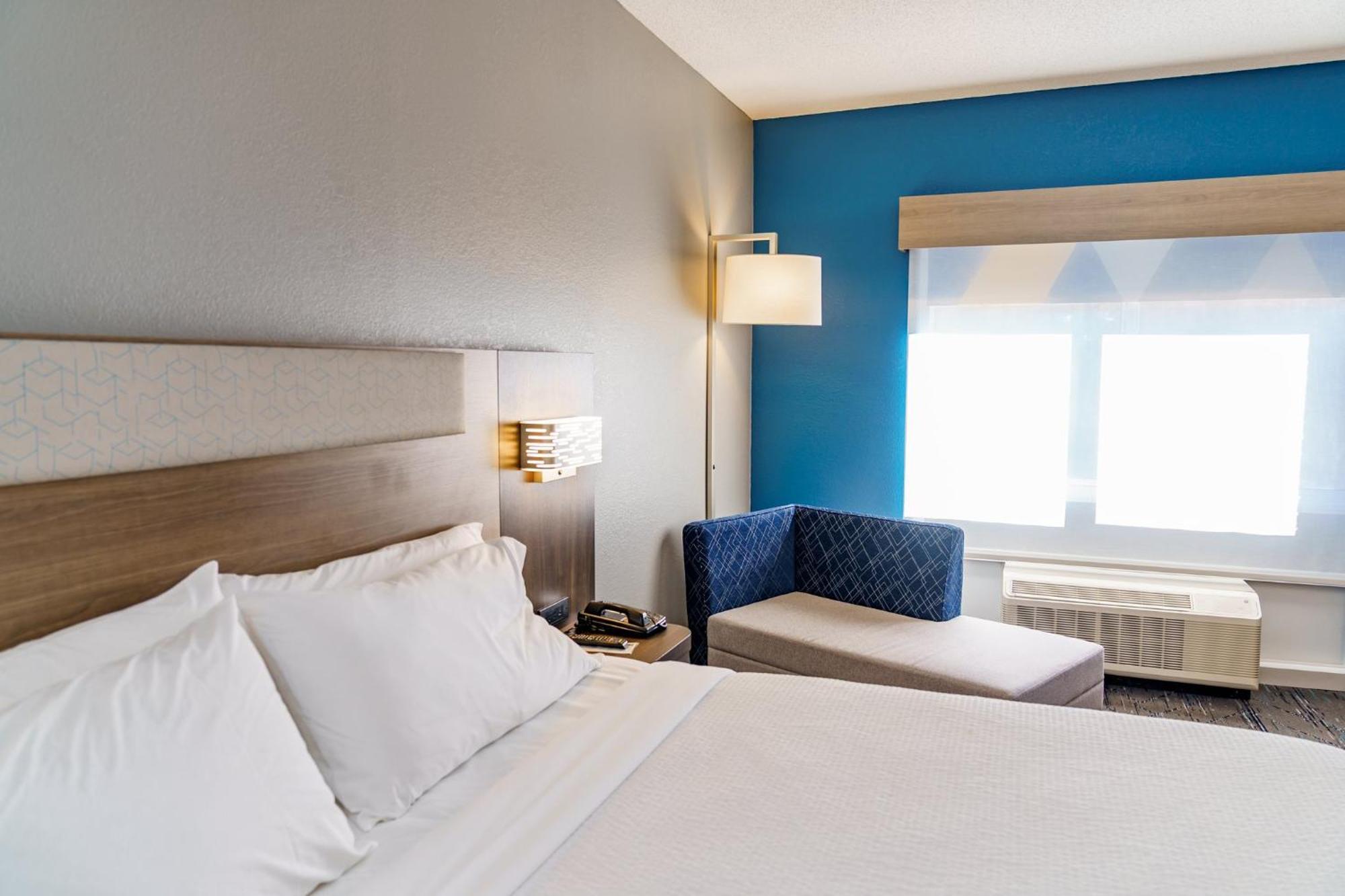 Holiday Inn Express Hotel Raleigh Southwest By Ihg Eksteriør billede